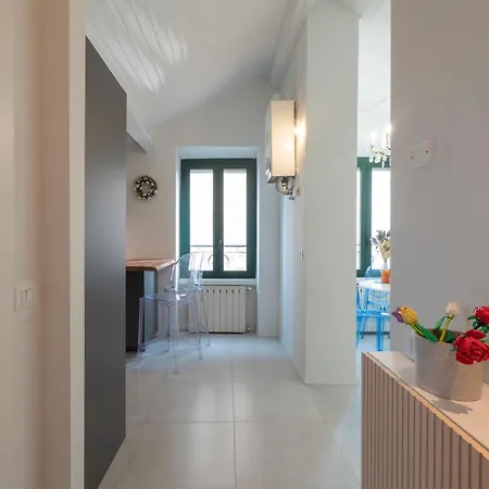 Apartment I Host - Jenner 14